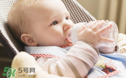 寶寶奶粉過(guò)敏什么原因？奶粉過(guò)敏的識(shí)別和處理