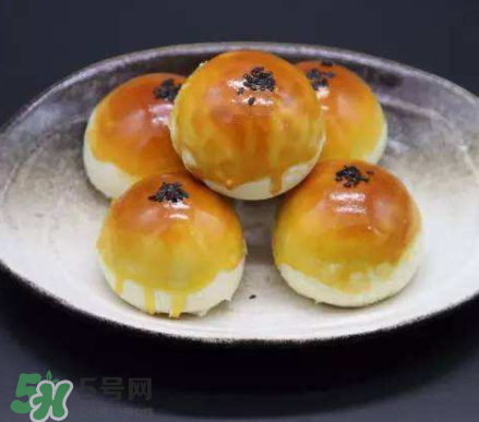 吃蛋黃酥會(huì)胖嗎？減肥可以吃蛋黃酥？