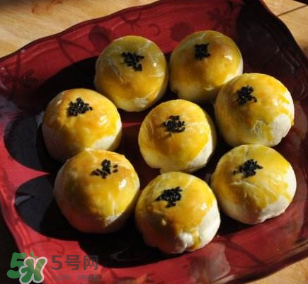 吃蛋黃酥會(huì)胖嗎？減肥可以吃蛋黃酥？