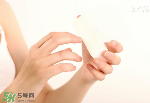 指甲上沒有月牙是缺什么？指甲上沒有月牙怎么補(bǔ)？