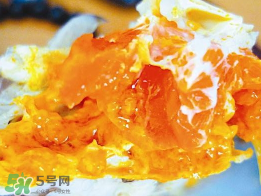 蟹黃是黑色的怎么回事？蟹黃中間有黑的是什么？