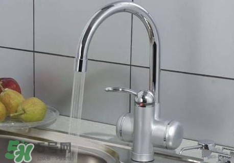 自來(lái)水為什么不能直接喝？自來(lái)水洗過的水果為什么可以吃？