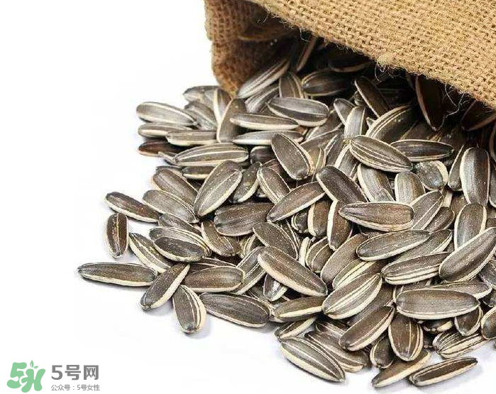 葵花籽是發(fā)物嗎？葵花籽致癌嗎？
