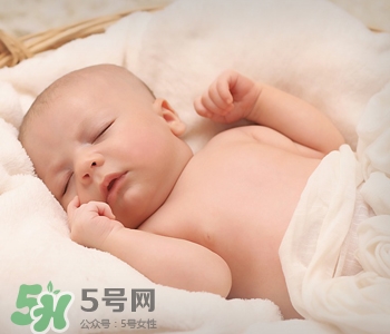寶寶多大可以剪指甲？寶寶剪指甲的正確方法