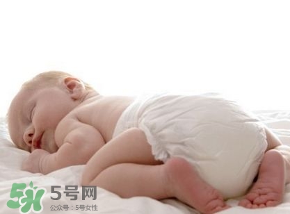 尿布和尿不濕哪個科學(xué)？尿布和尿不濕的區(qū)別
