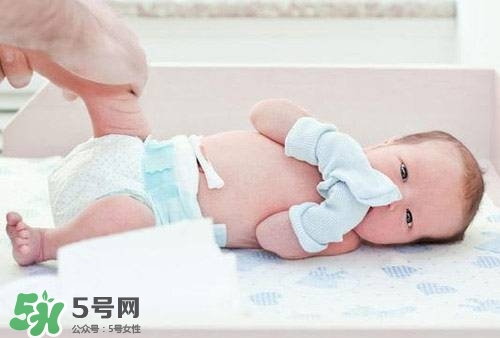 用尿布好還是尿不濕好？用尿布好還是紙尿褲好？