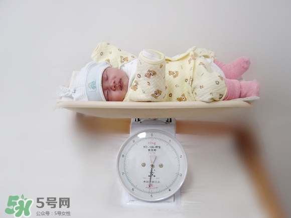 新生兒尿不濕怎么選？新生兒尿不濕什么牌子好？