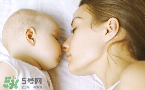 母乳到什么時候就沒營養(yǎng)了？母乳什么時候斷最好？