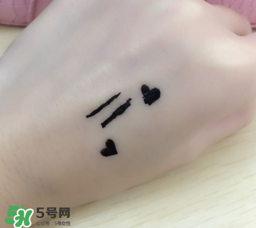 美寶蓮眼線液筆怎么樣？美寶蓮眼線液筆暈染嗎？