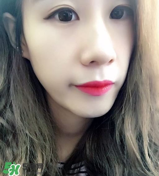 美寶蓮眼線液筆怎么樣？美寶蓮眼線液筆暈染嗎？