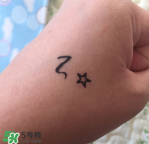 美寶蓮眼線液筆怎么樣？美寶蓮眼線液筆暈染嗎？