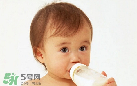 要上班了寶寶吃母乳怎么辦？要上班了寶寶不吃奶瓶怎么辦？