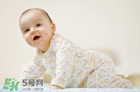 寶寶睡覺突然大哭是什么原因？寶寶睡覺突然哭醒怎么辦？