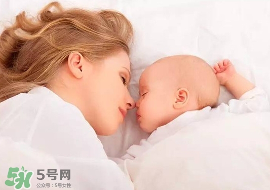 怎么哄寶寶入睡？哄寶寶睡覺的方法
