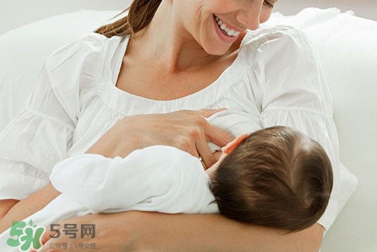 母乳到什么時候就沒營養(yǎng)了？母乳什么時候斷最好？