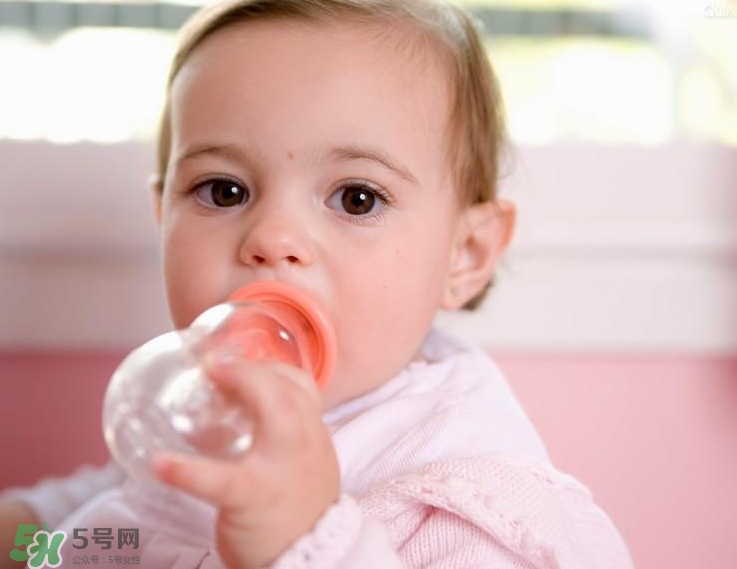 要上班了寶寶吃母乳怎么辦？要上班了寶寶不吃奶瓶怎么辦？