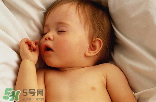 寶寶睡覺突然大哭是什么原因？寶寶睡覺突然哭醒怎么辦？