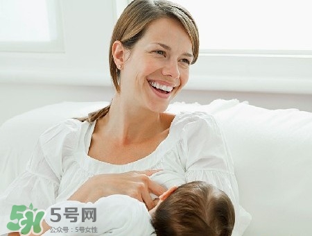 母乳到什么時候就沒營養(yǎng)了？母乳什么時候斷最好？