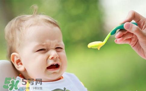 寶寶不吃輔食怎么辦？5個小妙招讓寶寶乖乖吃輔食