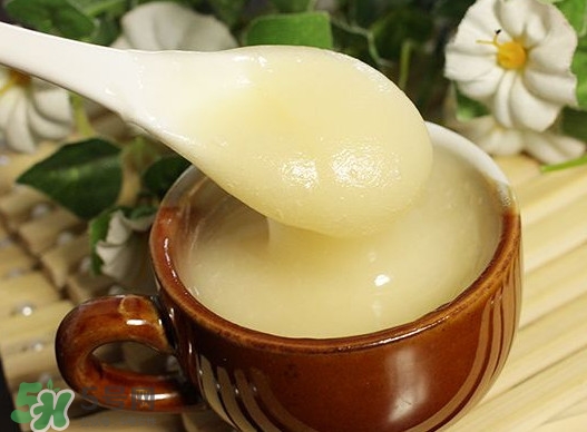 椴樹蜜什么時(shí)候喝好？椴樹蜜什么季節(jié)有