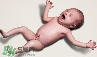 生孩子臍帶怎么剪？臍帶晚剪有什么影響？