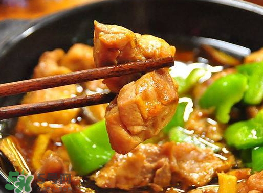 美國黃燜雞米飯為什么那么貴？美國黃燜雞米飯多少錢一份？