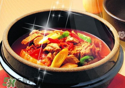 美國黃燜雞米飯為什么那么貴？美國黃燜雞米飯多少錢一份？