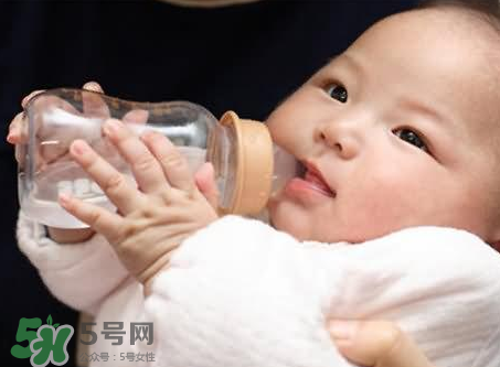 寶寶喝礦泉水好還是自來水好？寶寶喝哪種水好？
