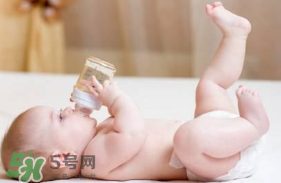 寶寶喝礦泉水好還是自來水好？寶寶喝哪種水好？