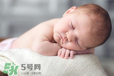 臍疝是什么？臍疝對(duì)寶寶有什么影響？