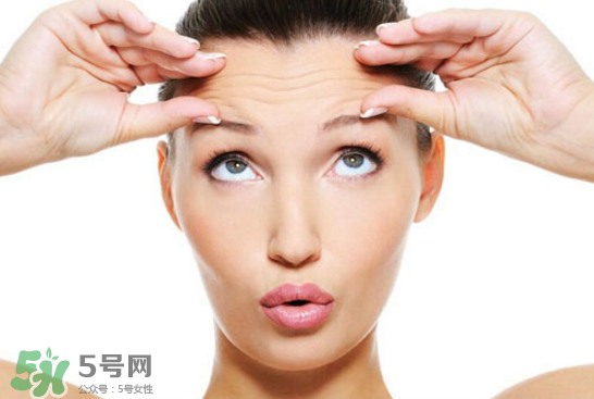 抬頭紋太重怎么辦？撫平抬頭紋只需這幾招