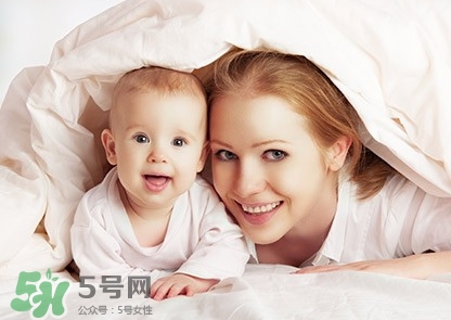 寶寶發(fā)燒出汗后可以洗澡嗎？寶寶發(fā)燒出汗好嗎？