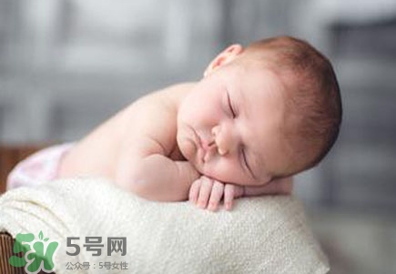 寶寶什么時候會笑？逗寶寶笑的小妙招