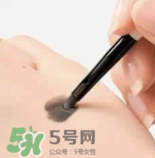 眼線膏和眼線液筆哪個(gè)好用？眼線膏和眼線液新人這樣選擇