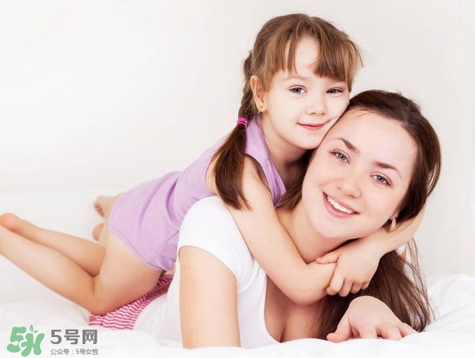寶寶什么時候會笑？逗寶寶笑的小妙招