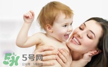 寶寶什么時(shí)候?qū)W會(huì)說(shuō)話？怎么教寶寶說(shuō)話？