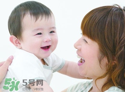 寶寶什么時(shí)候?qū)W會(huì)說(shuō)話？怎么教寶寶說(shuō)話？