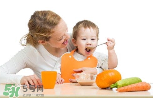 寶寶發(fā)燒出汗后可以洗澡嗎？寶寶發(fā)燒出汗好嗎？