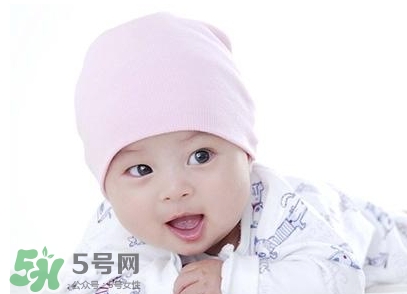 新生兒痤瘡多久會好？新生兒痤瘡能用百多邦嗎？