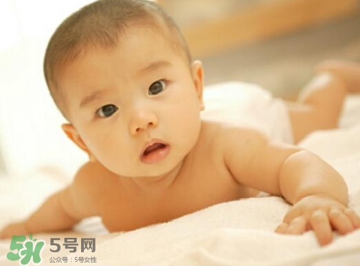 寶寶發(fā)燒抽搐正常嗎？寶寶發(fā)燒抽搐怎么辦？