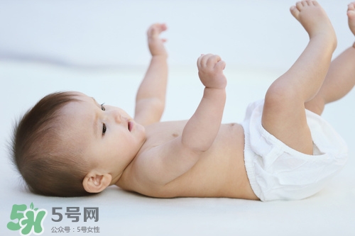 生孩子臍帶怎么剪？臍帶晚剪有什么影響？