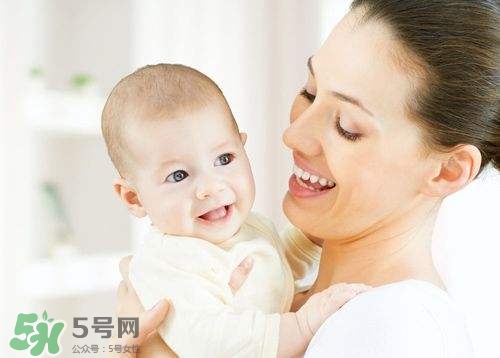 生孩子時(shí)吃什么易助產(chǎn)？生孩子時(shí)吃巧克力