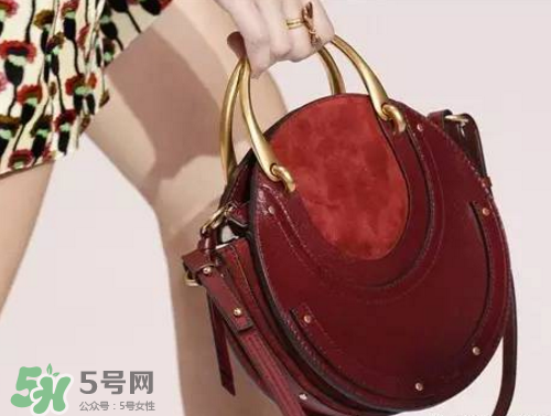 chloe pixie多少錢？蔻依17秋冬新款圓形包包專柜價格
