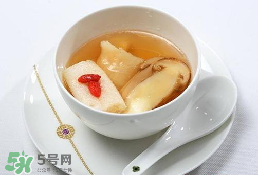 魚膠和什么一起燉最好？