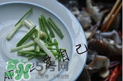 香辣蟹怎么做最好吃？香辣蟹怎么處理螃蟹？