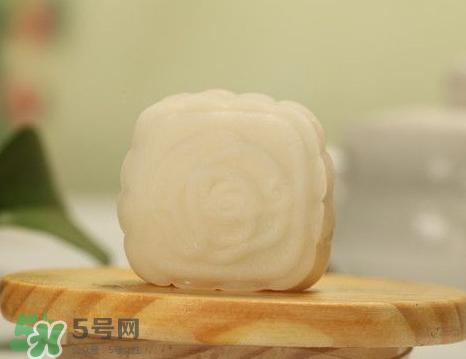 月餅皮可以加水嗎？月餅皮為什么不能放水？