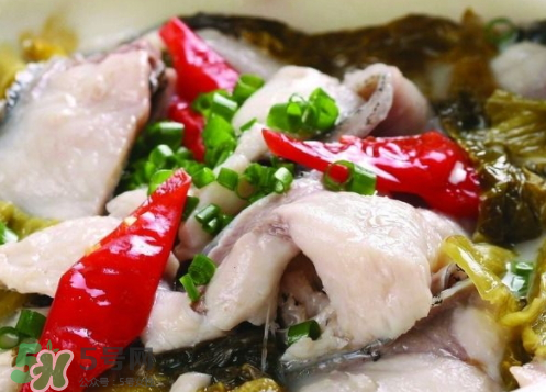 酸菜魚可以放什么配菜？酸菜魚放什么菜好吃？
