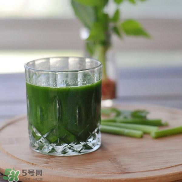 芹菜汁最適合什么人喝？芹菜汁哪些人不能喝？