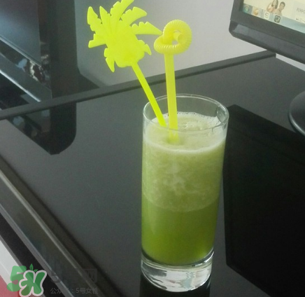 芹菜和什么榨汁好喝？芹菜榨汁需要煮熟嗎？
