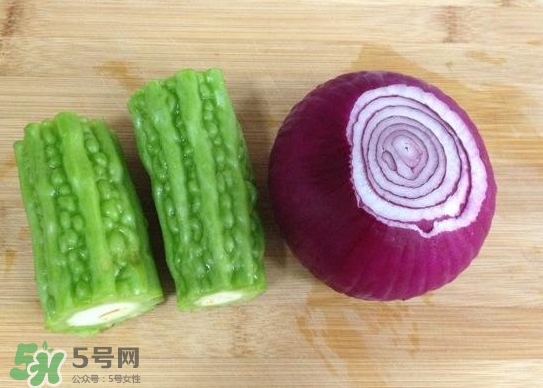 洋蔥汁能黑發(fā)嗎？洋蔥汁擦頭發(fā)能生發(fā)嗎？